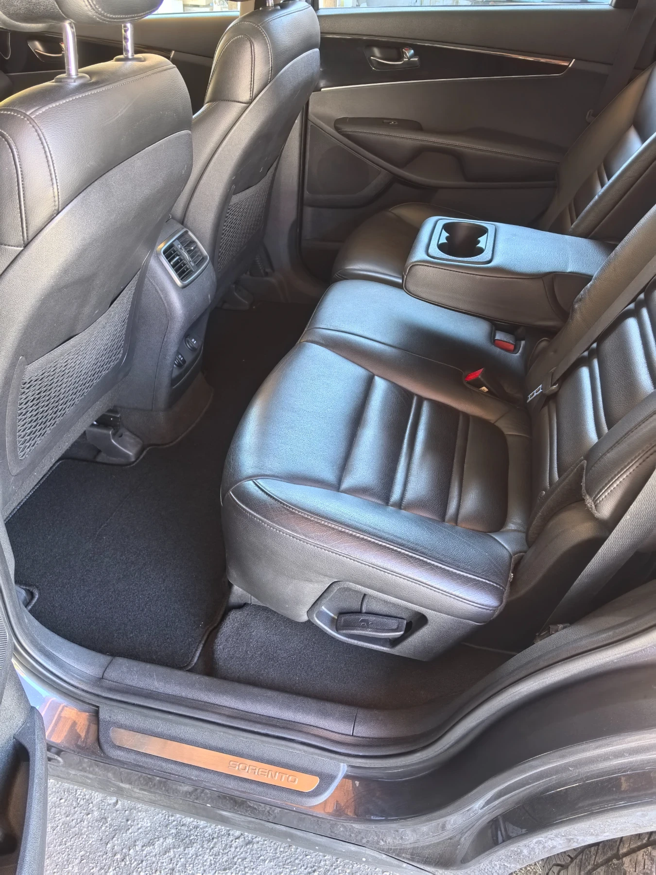 Kia Sorento 140х км. РЕАЛНИ 100 % 7 места , снимка 17 - Автомобили и джипове - 55463176