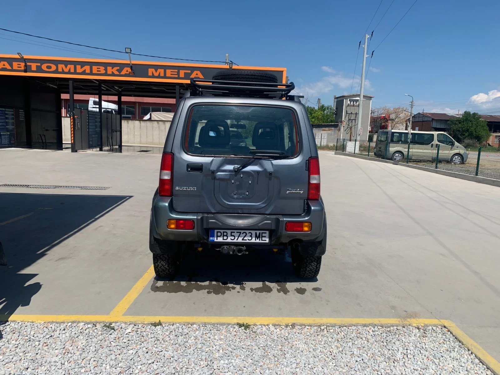 Suzuki Jimny, снимка 9 - Автомобили и джипове - 55685365