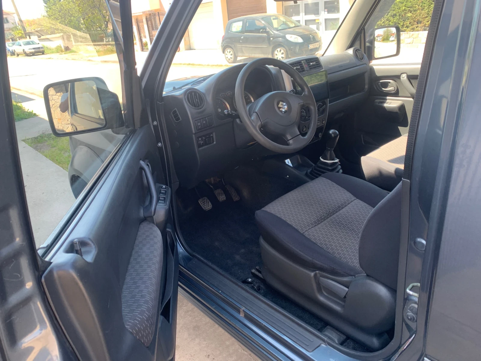 Suzuki Jimny, снимка 12 - Автомобили и джипове - 55685365