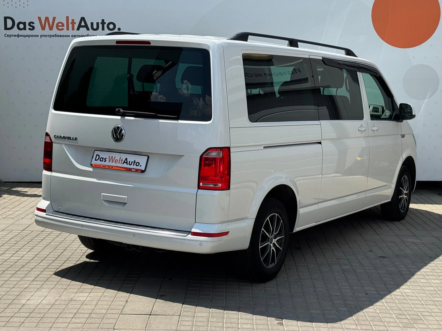 VW Caravelle, снимка 2 - Бусове и автобуси - 56420626