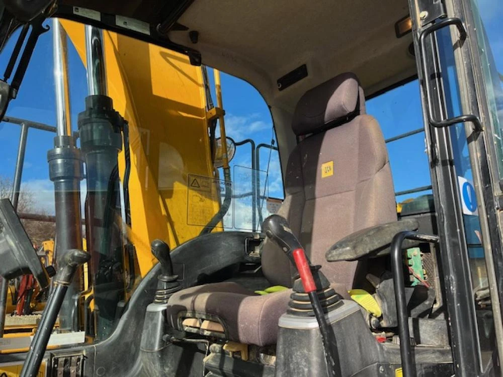 Багер JCB JS130LC - изображение 2