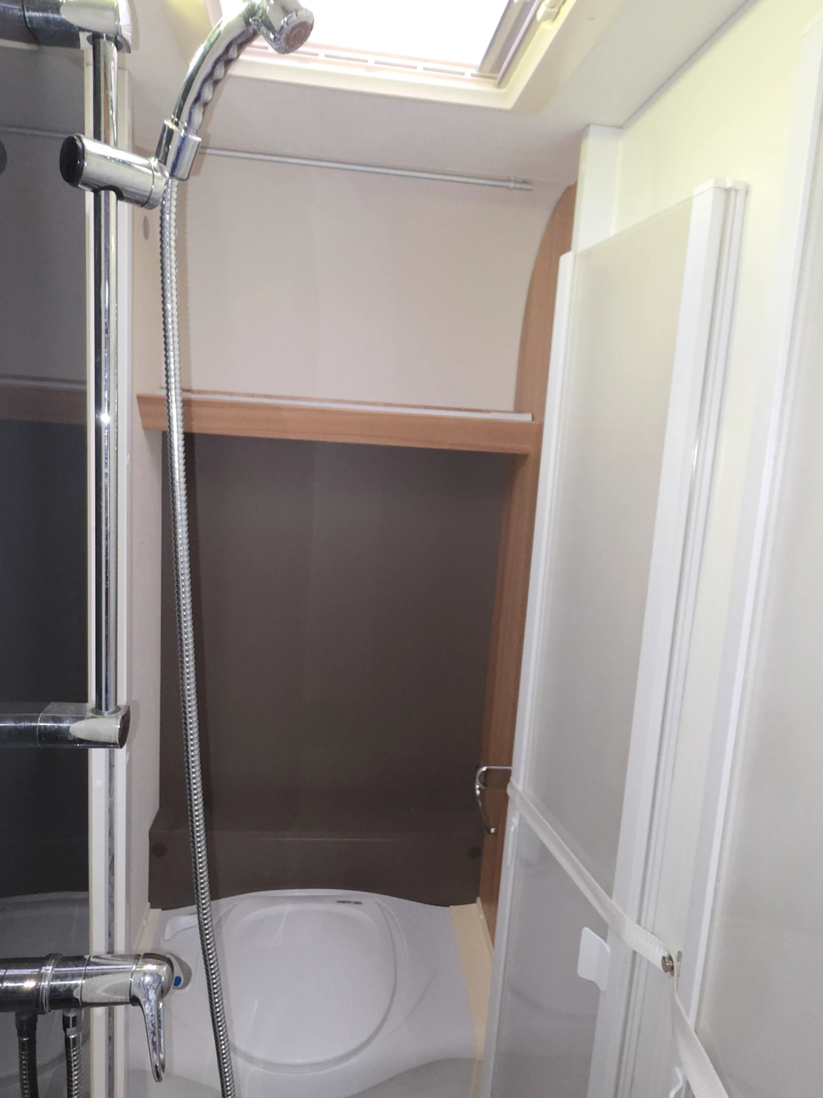 �������� Caravelair | Mobile.bg � ����������� 4