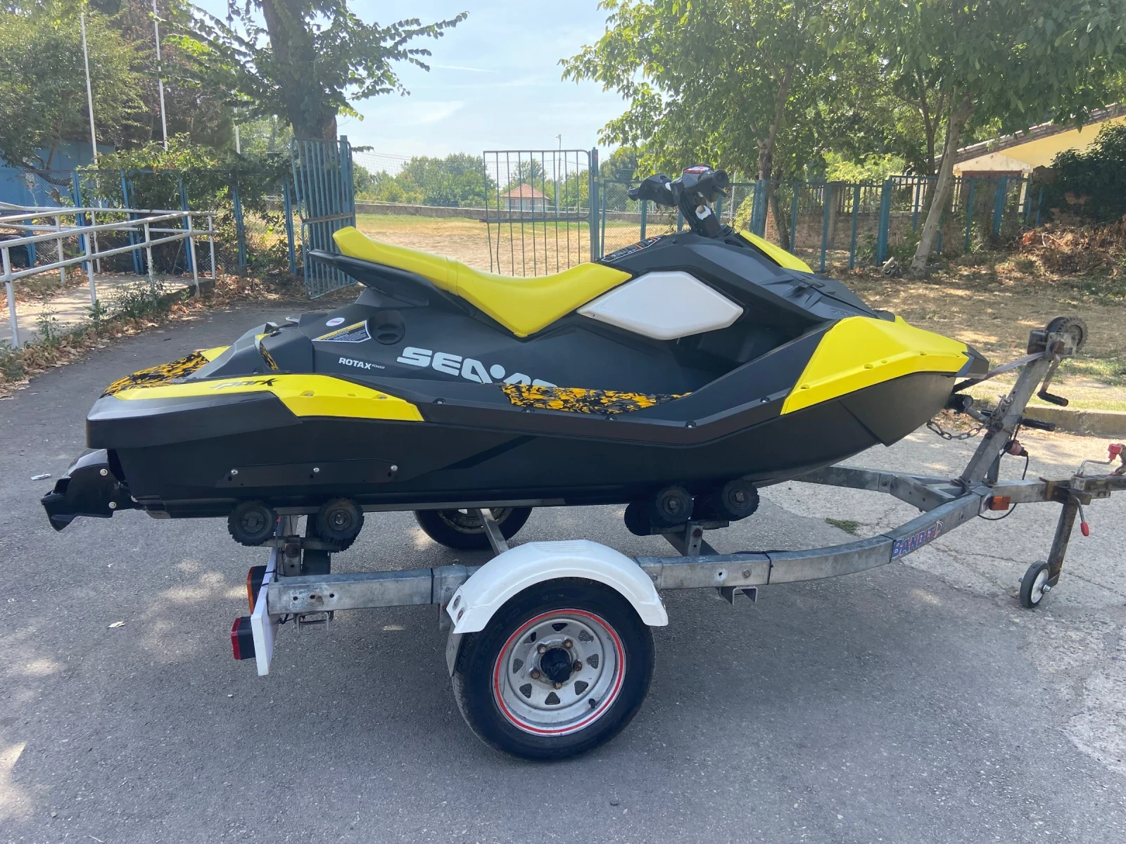 Джет Bombardier Sea Doo Spark Trixx - изображение 4