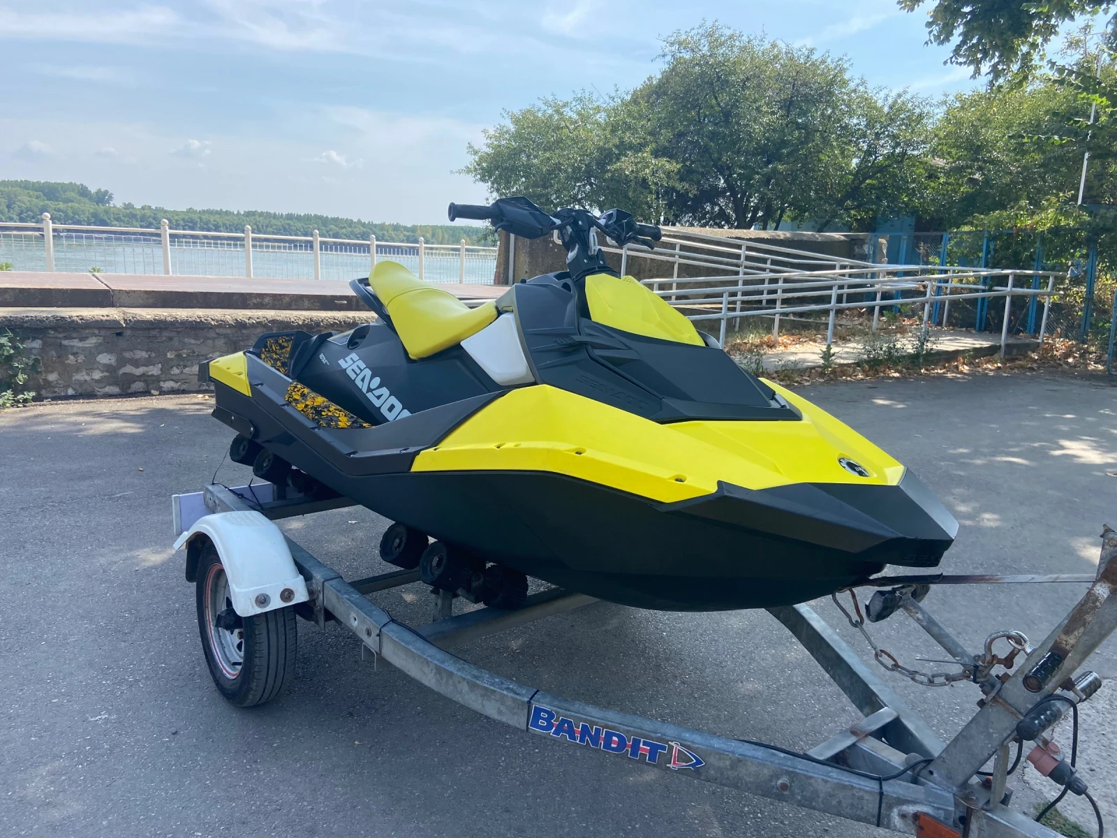 Джет Bombardier Sea Doo Spark Trixx - изображение 2