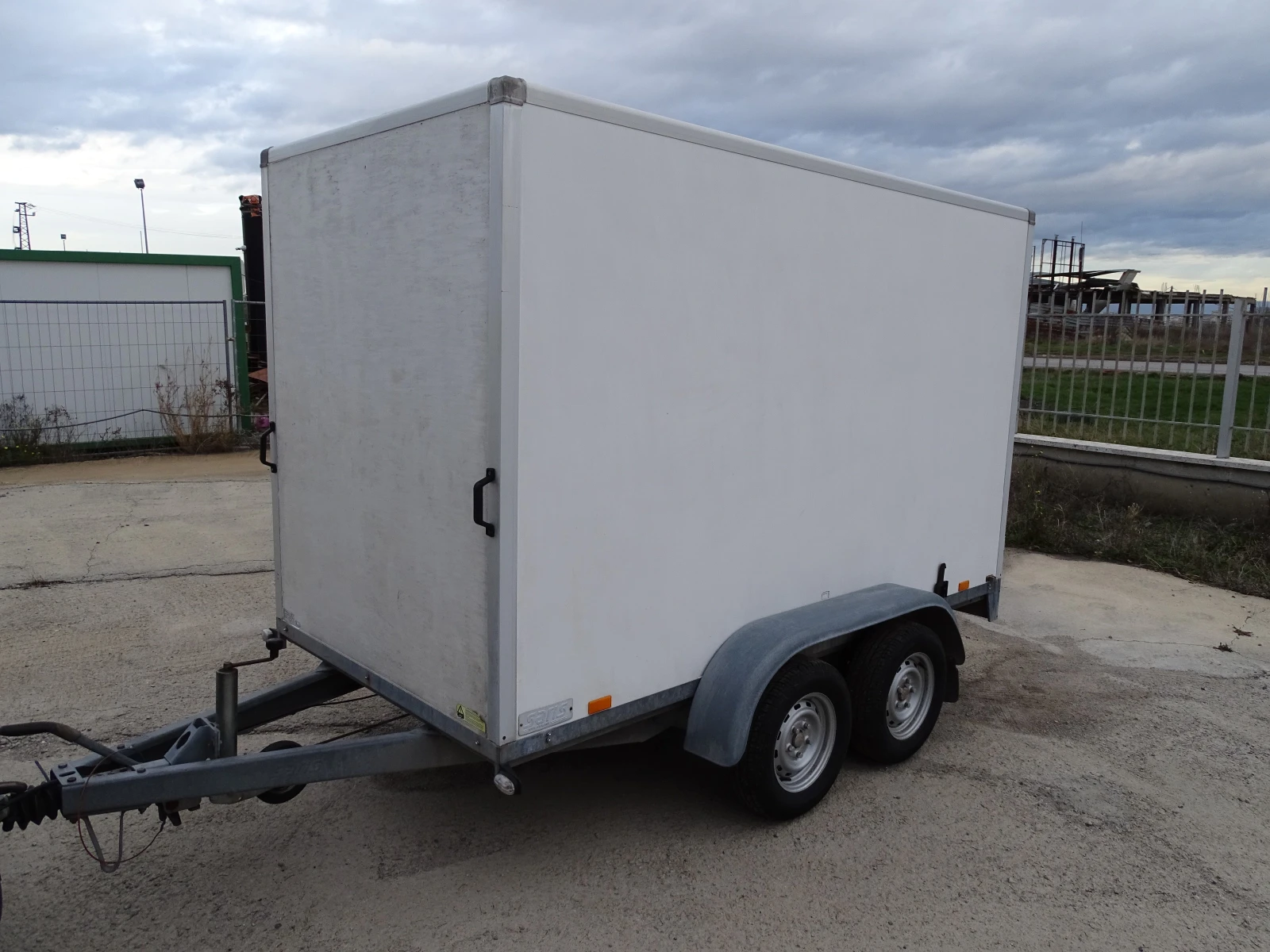 За автомобил Sirius SARIS ZW3500GK