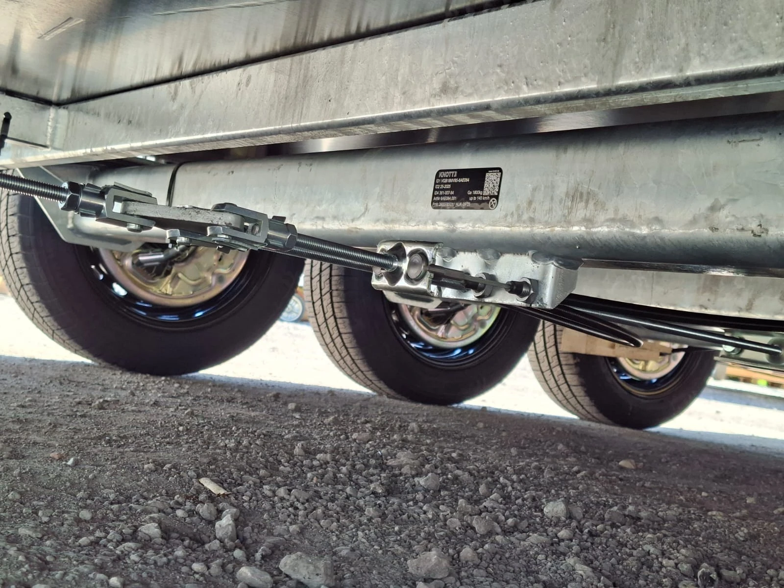 За автомобил Vlemmix МТ 480/3 3500KG 3X1800KG, снимка 14 - Ремаркета - 53732686