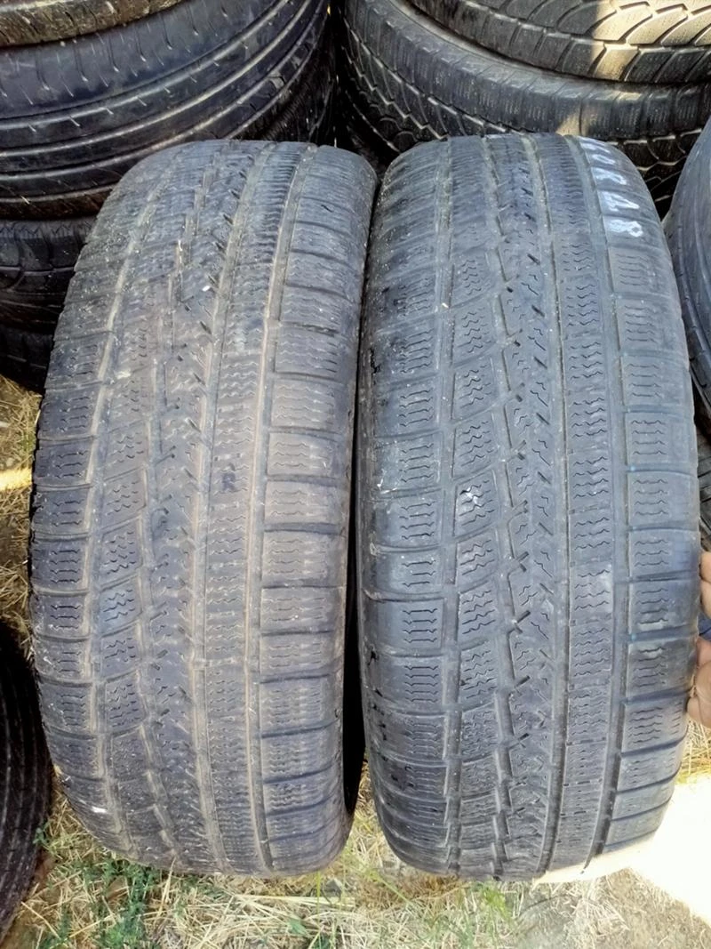 Гуми Зимни 235/60R18, снимка 2 - Гуми и джанти - 33865083