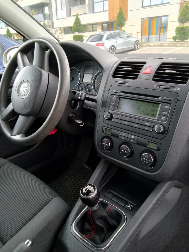 VW Golf 1.6 102кс със газ, снимка 5 - Автомобили и джипове - 47441787