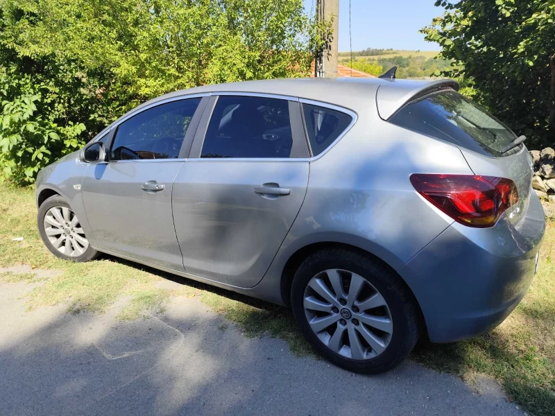 Opel Astra 1, 7 TDI 125к.с., снимка 12 - Автомобили и джипове - 47633055