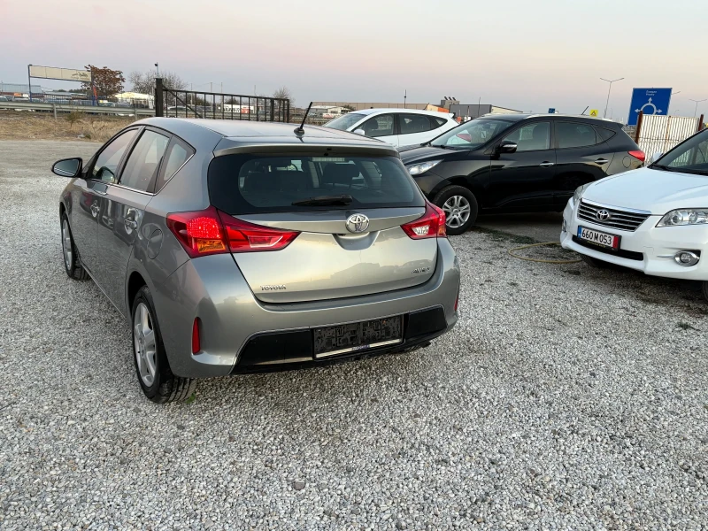 Toyota Auris, снимка 4 - Автомобили и джипове - 47906190