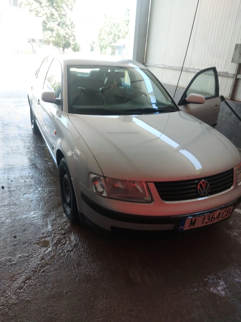 VW Passat, снимка 1 - Автомобили и джипове - 48651373