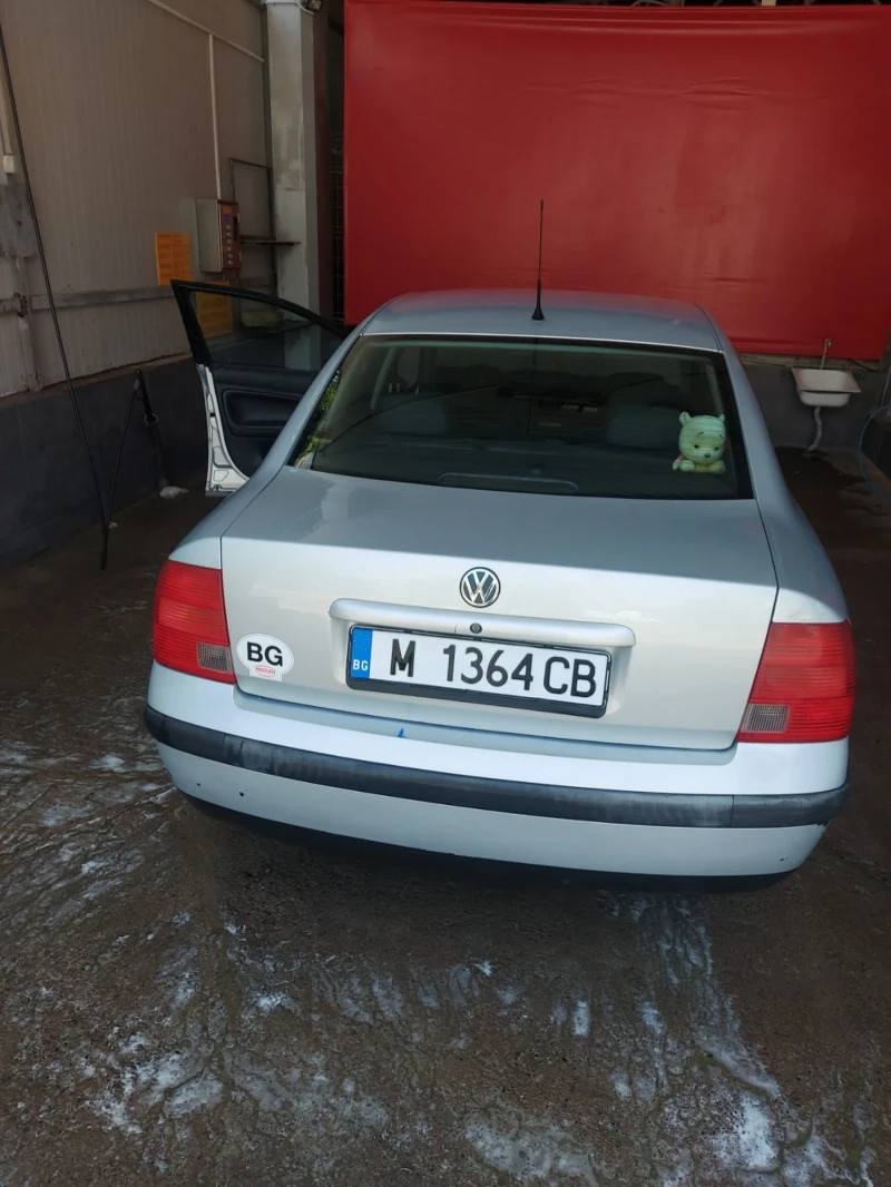 VW Passat, снимка 3 - Автомобили и джипове - 48651373