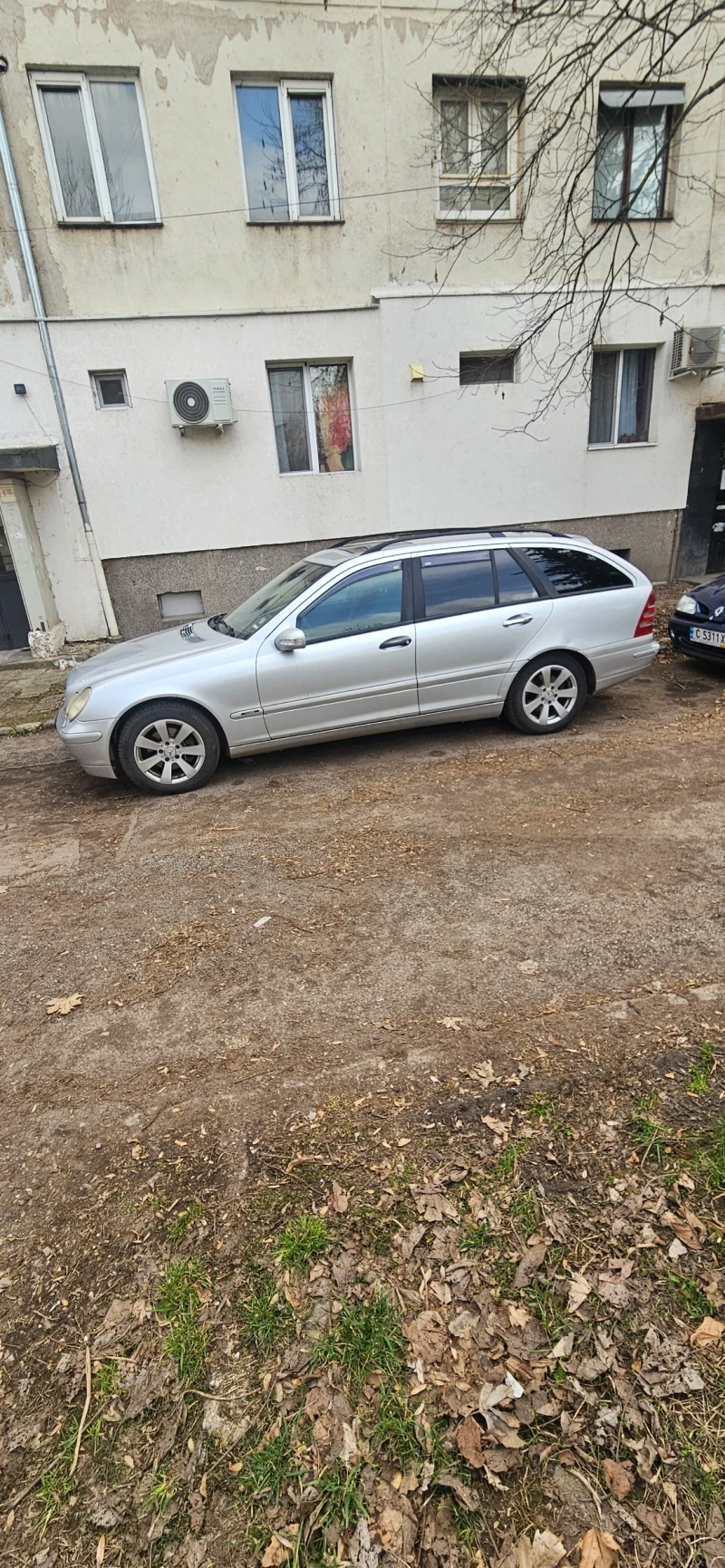 Mercedes-Benz C 220, снимка 4 - Автомобили и джипове - 49516269