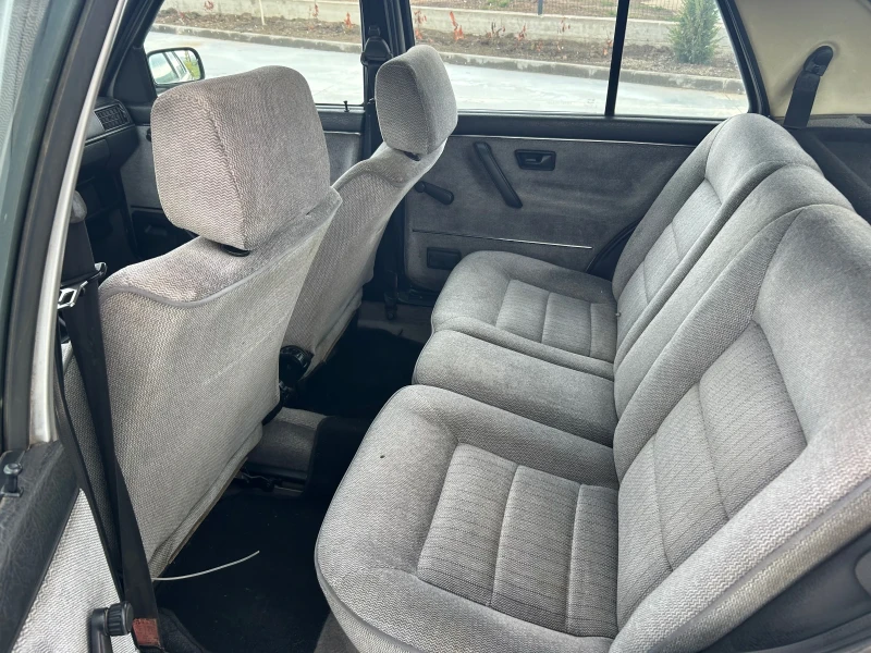 VW Golf 1.6 бензин!, снимка 9 - Автомобили и джипове - 50089989