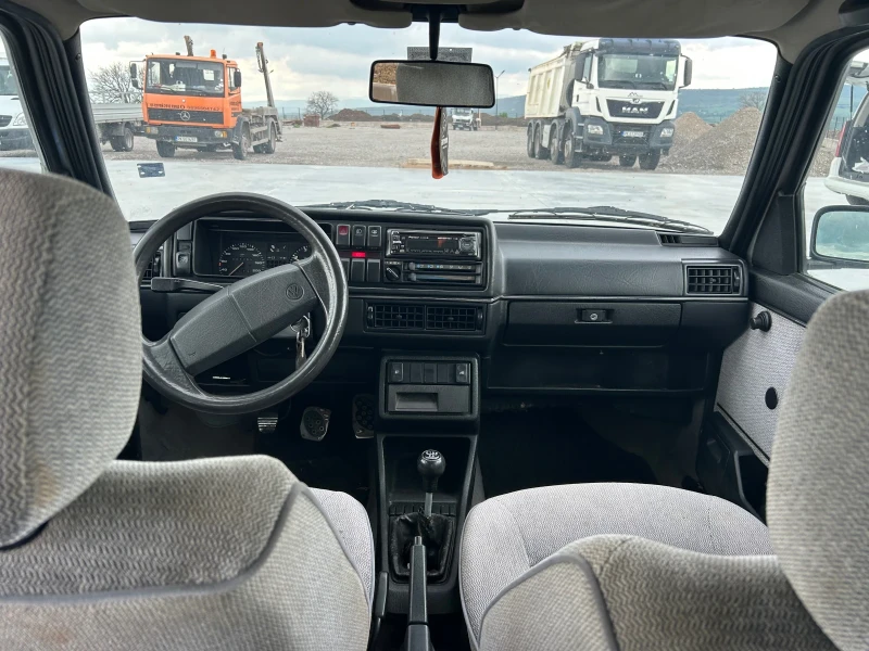 VW Golf 1.6 бензин!, снимка 7 - Автомобили и джипове - 50089989