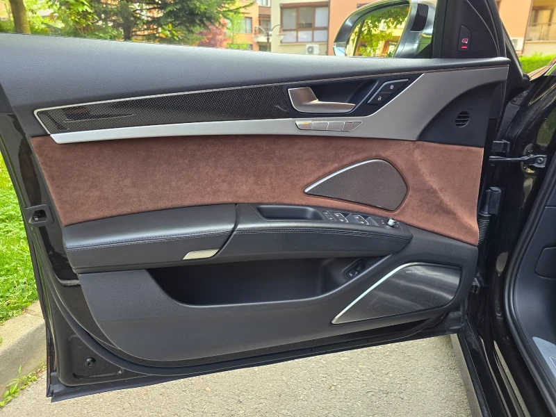 Audi S8 Exclusive Ceramic Brakes Германия, снимка 14 - Автомобили и джипове - 51511076