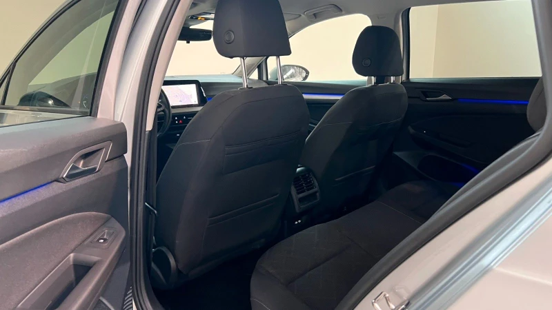 VW Golf VIII/2.0TDI/150HP/DSG/VIRT/LIFE/LANE/CAM/395v, снимка 14 - Автомобили и джипове - 50223262