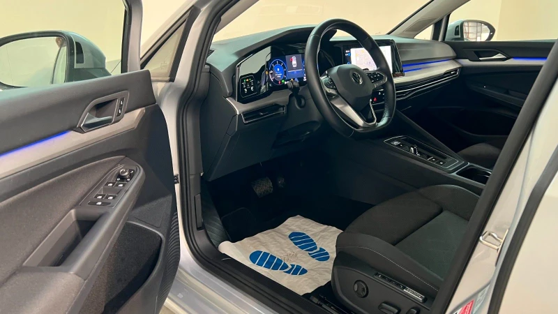 VW Golf VIII/2.0TDI/150HP/DSG/VIRT/LIFE/LANE/CAM/395v, снимка 12 - Автомобили и джипове - 50223262