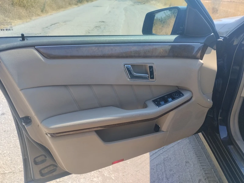 Mercedes-Benz E 200, снимка 8 - Автомобили и джипове - 52393399