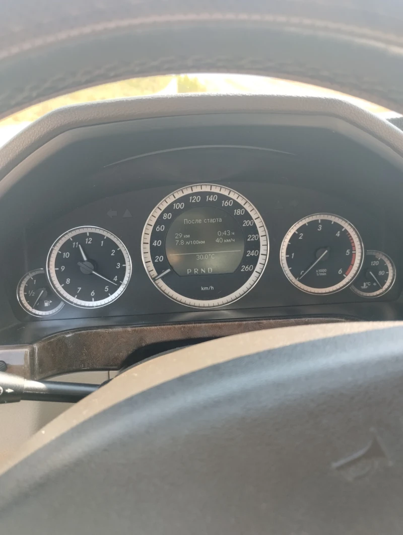 Mercedes-Benz E 200, снимка 9 - Автомобили и джипове - 52393399