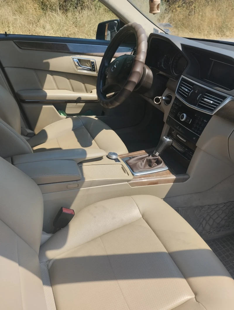 Mercedes-Benz E 200, снимка 6 - Автомобили и джипове - 52393399