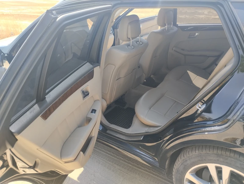 Mercedes-Benz E 200, снимка 12 - Автомобили и джипове - 52393399