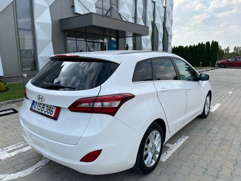 Hyundai I30 1.6CRDi 128к.с. Автомат/Нави/Камера/ Перфектна!!!, снимка 8 - Автомобили и джипове - 50968319