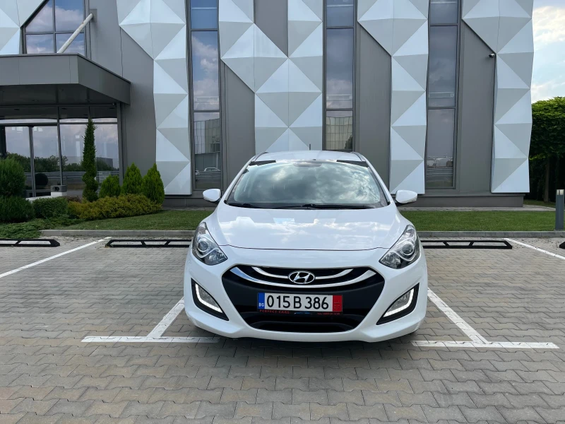 Hyundai I30 1.6CRDi 128к.с. Автомат/Нави/Камера/ Перфектна!!!, снимка 4 - Автомобили и джипове - 50968319