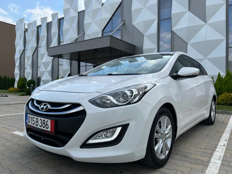 Hyundai I30 1.6CRDi 128к.с. Автомат/Нави/Камера/ Перфектна!!!, снимка 2 - Автомобили и джипове - 50968319