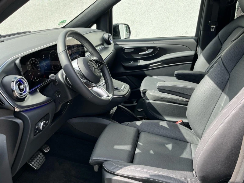 Mercedes-Benz V 300 d/AMG/4MATIC/FACELIFT/EXTRALONG/AIRMATIC/DISTRONIC, снимка 10 - Автомобили и джипове - 51190446