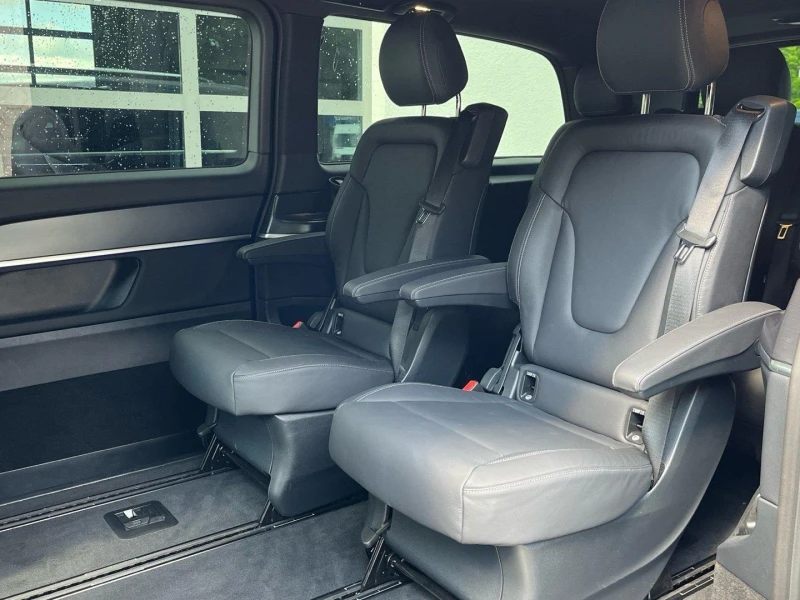 Mercedes-Benz V 300 d/AMG/4MATIC/FACELIFT/EXTRALONG/AIRMATIC/DISTRONIC, снимка 13 - Автомобили и джипове - 51190446