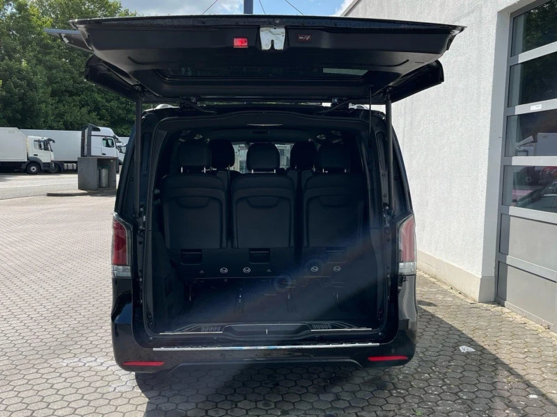 Mercedes-Benz V 300 d/AMG/4MATIC/FACELIFT/EXTRALONG/AIRMATIC/DISTRONIC, снимка 14 - Автомобили и джипове - 51190446