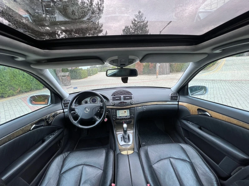 Mercedes-Benz E 320 204* Редови* Кожа* Нави* Памет* Панорама, снимка 12 - Автомобили и джипове - 52180707