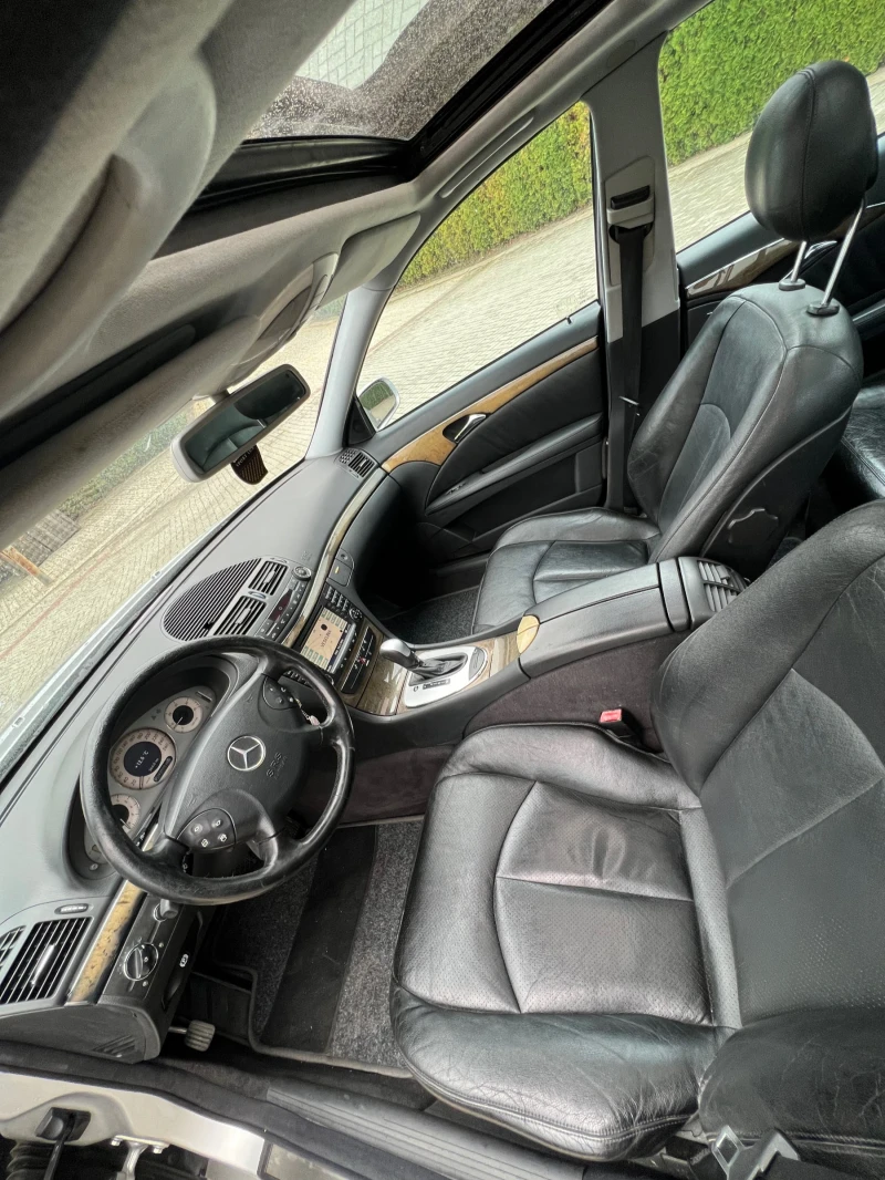 Mercedes-Benz E 320 204* Редови* Кожа* Нави* Памет* Панорама, снимка 9 - Автомобили и джипове - 52180707