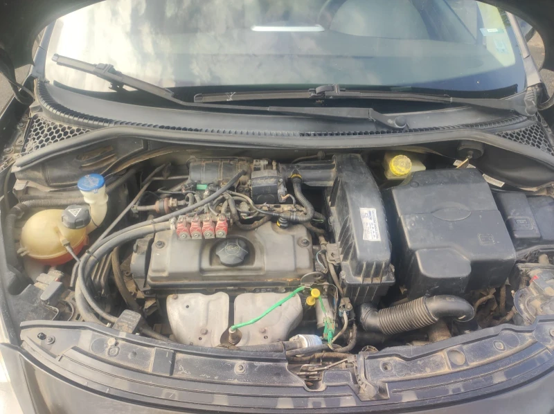 Peugeot 207 1.4 Газ, снимка 8 - Автомобили и джипове - 52319123