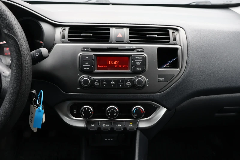 Kia Rio III 1.2 85hp , снимка 12 - Автомобили и джипове - 52642464