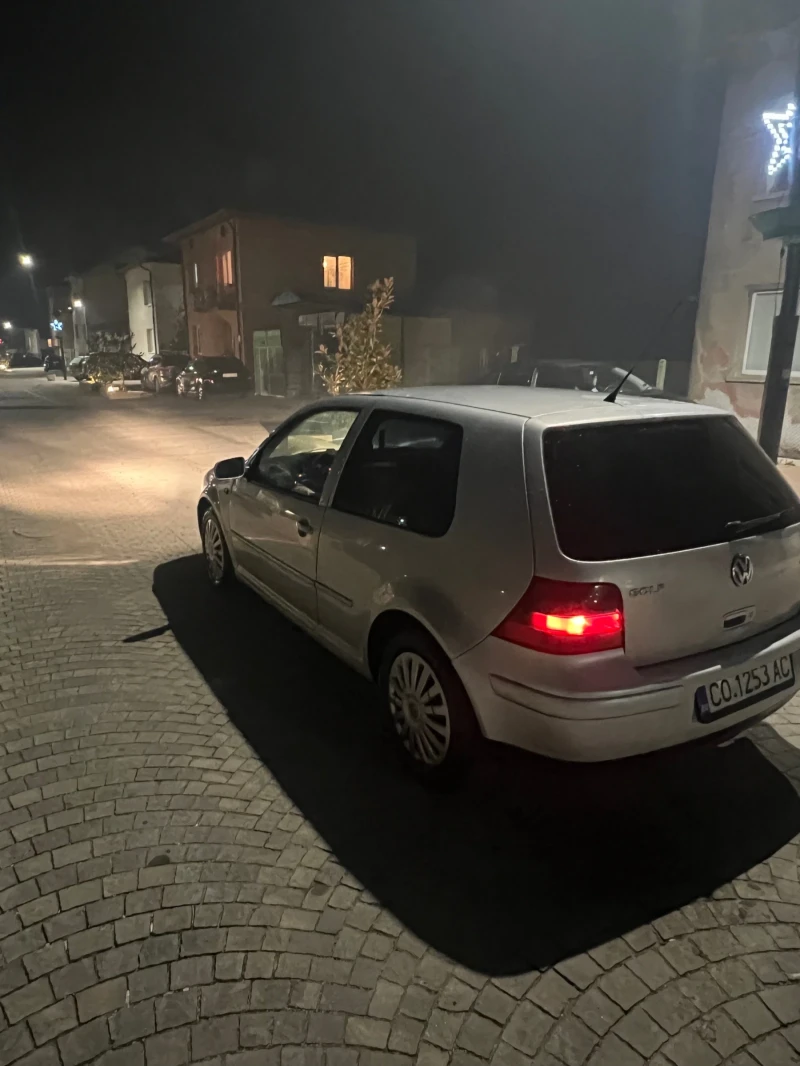 VW Golf, снимка 4 - Автомобили и джипове - 52817793