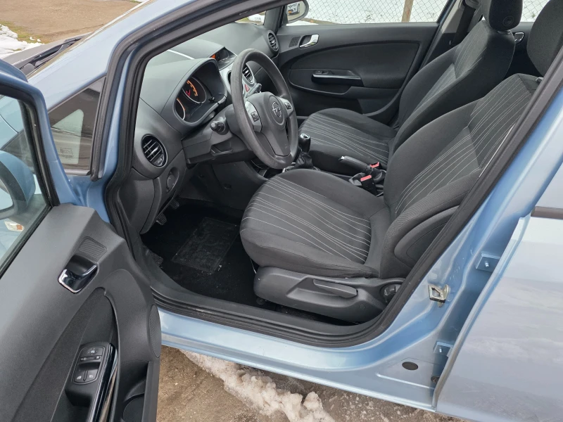 Opel Corsa 1.4i, снимка 10 - Автомобили и джипове - 53354973
