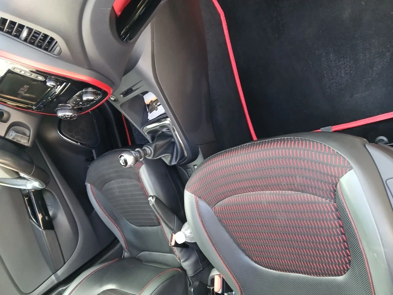 Renault Captur, снимка 7 - Автомобили и джипове - 53522673