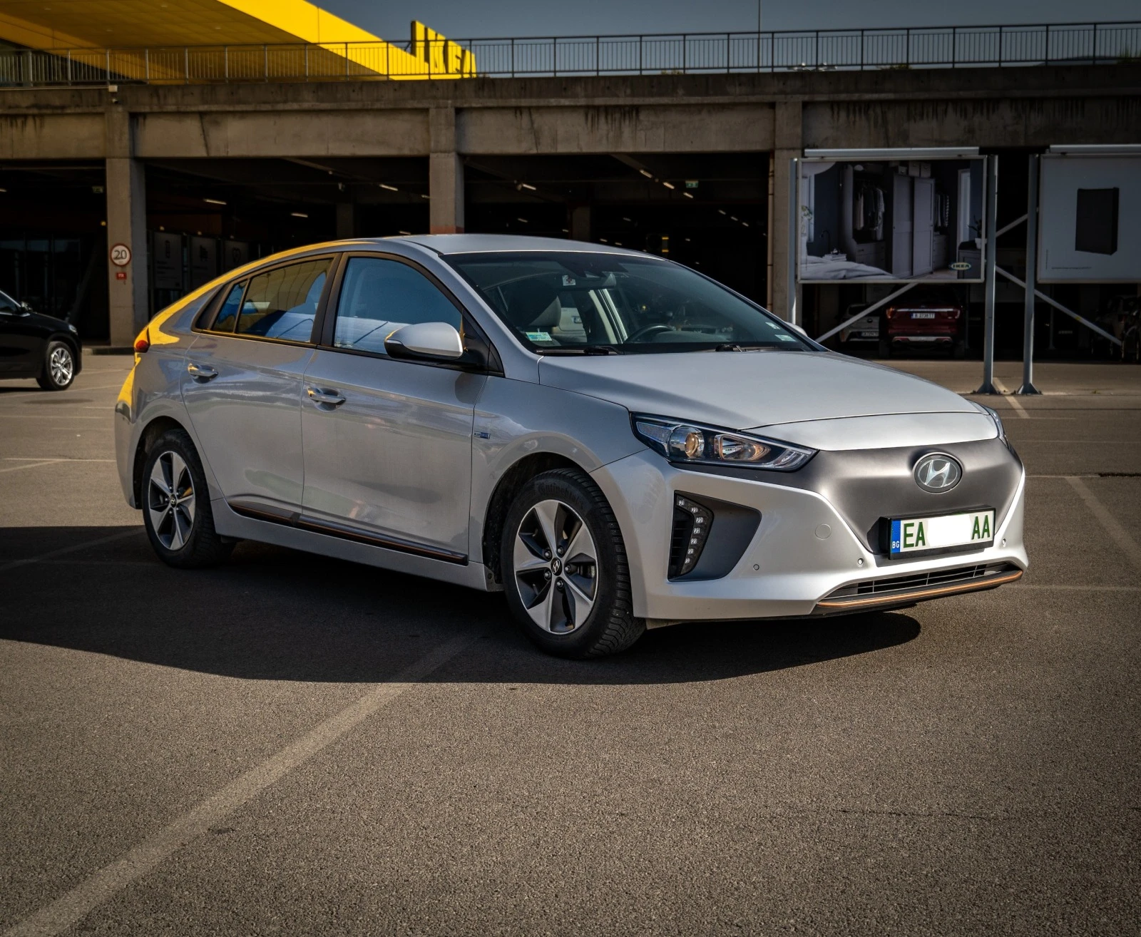 Hyundai Ioniq 28 - изображение 2