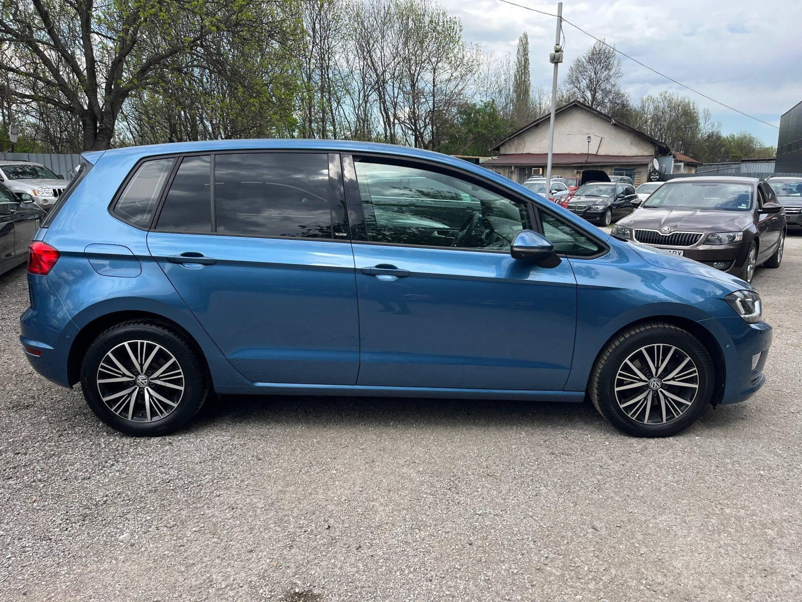 VW Golf 7 Sportsvan 1.4TSI Allstar Bluemotion - изображение 4