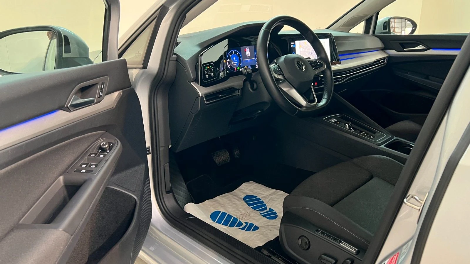 VW Golf VIII/2.0TDI/150HP/DSG/VIRT/LIFE/LANE/CAM/395v | Mobile.bg   12