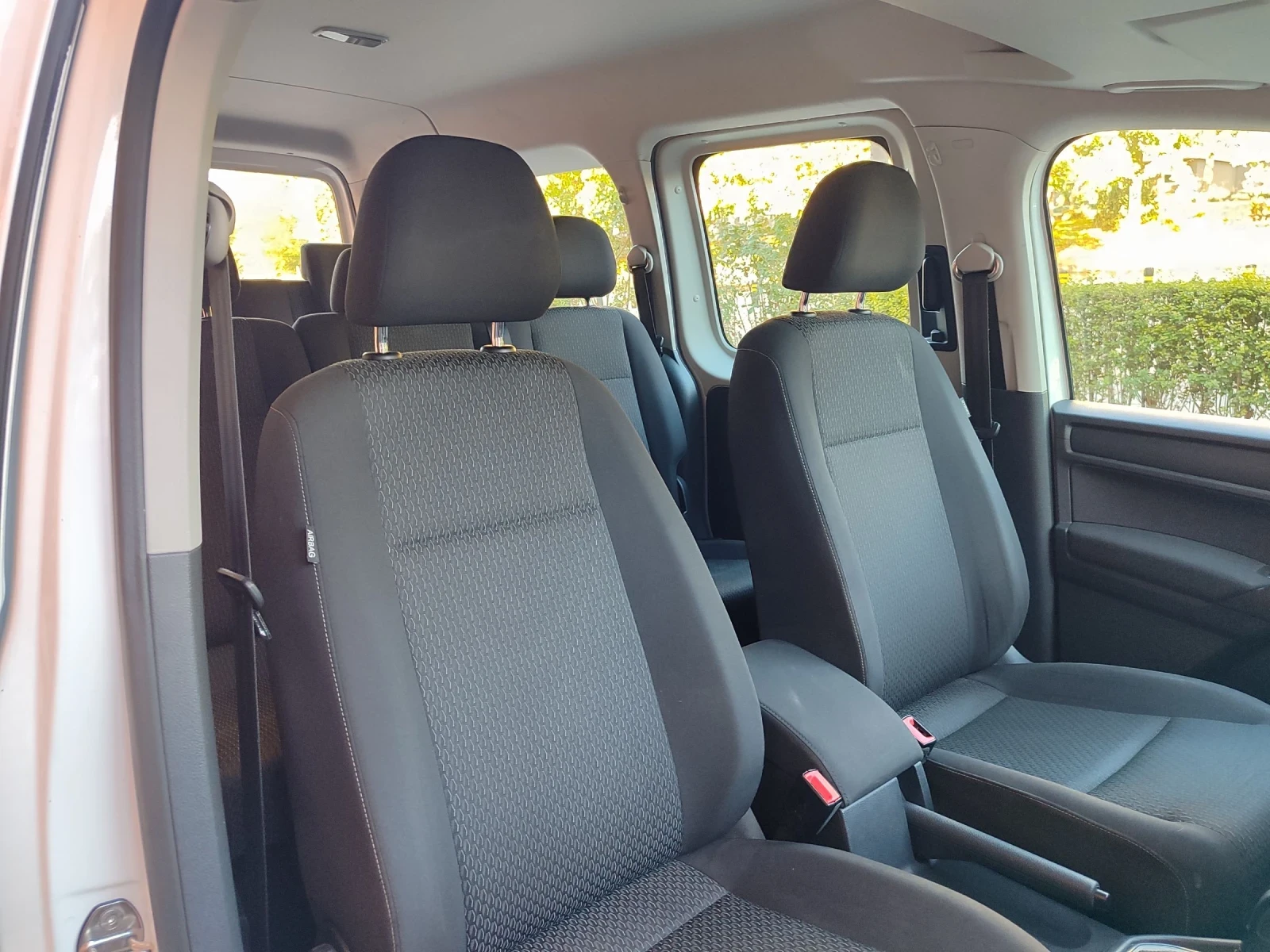 VW Caddy 2.0TDI DSG  Maxi Life  - изображение 4