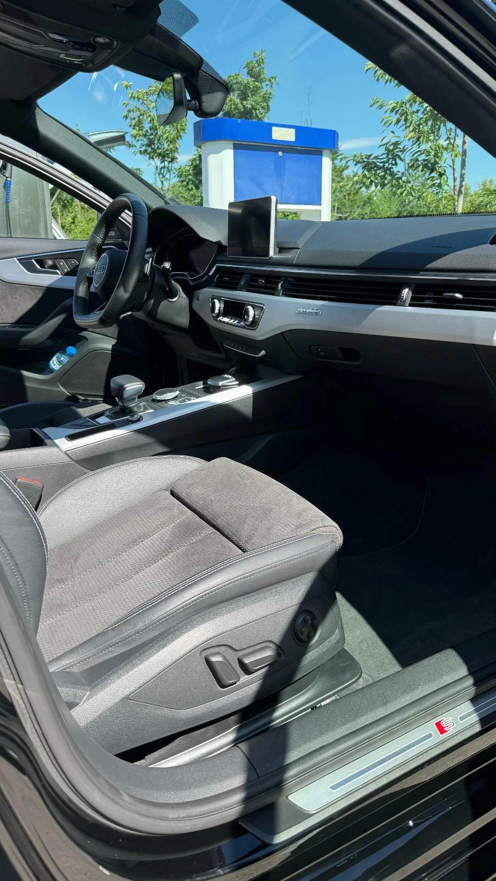 Audi A4 Black Audi Exclusive styling package  - изображение 10