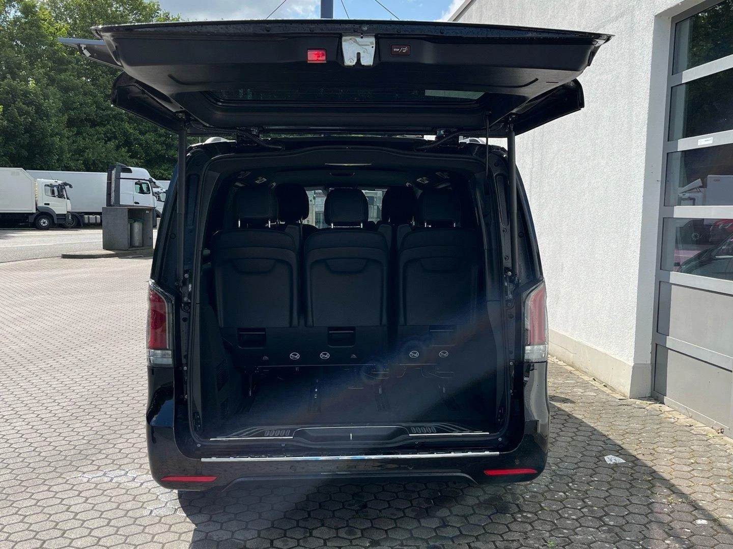 Mercedes-Benz V 300 d/AMG/4MATIC/FACELIFT/EXTRALONG/AIRMATIC/DISTRONIC | Mobile.bg   14