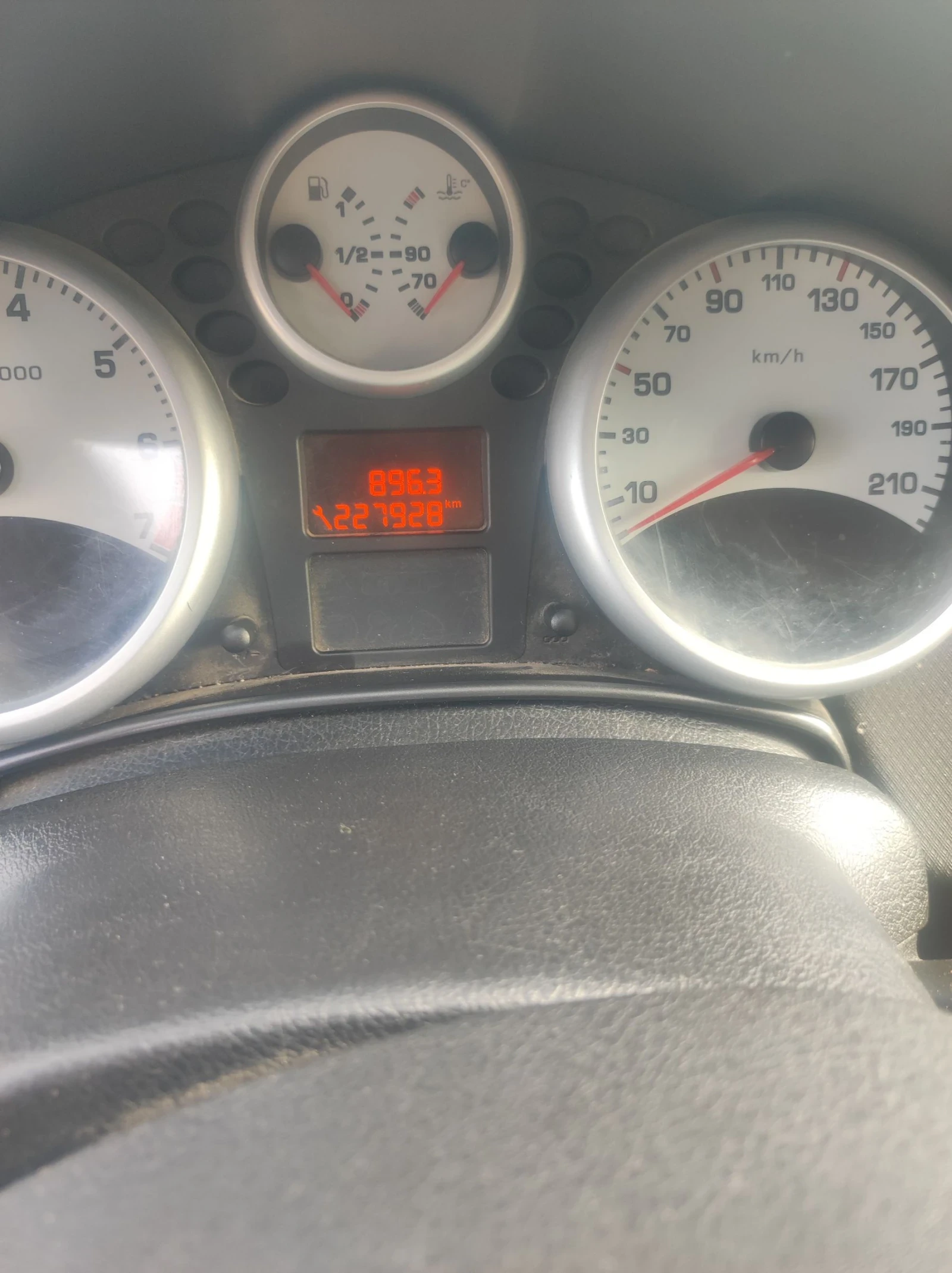 Peugeot 207 1.4  | Mobile.bg   6