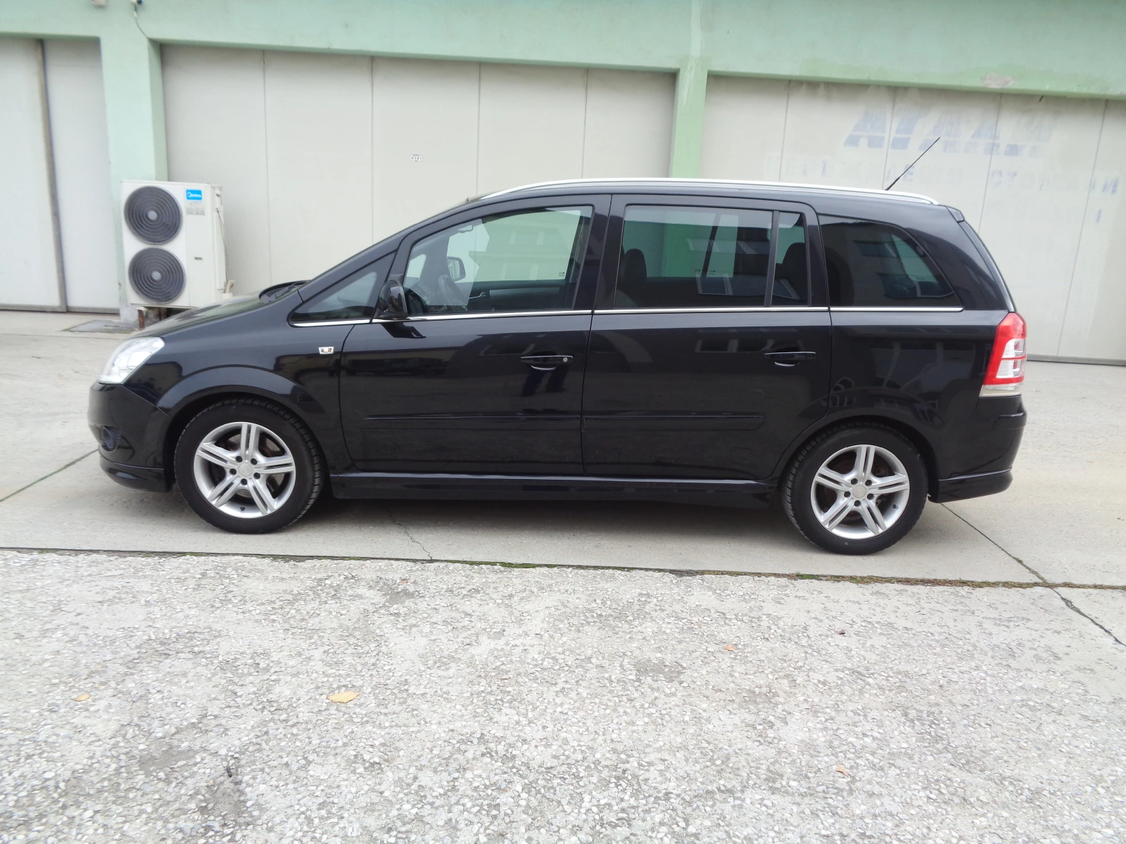 Opel Zafira 1.7CDTI-110-COSMO-ECO FLEX-KOJA-7m-BARTER-LIZING - изображение 7