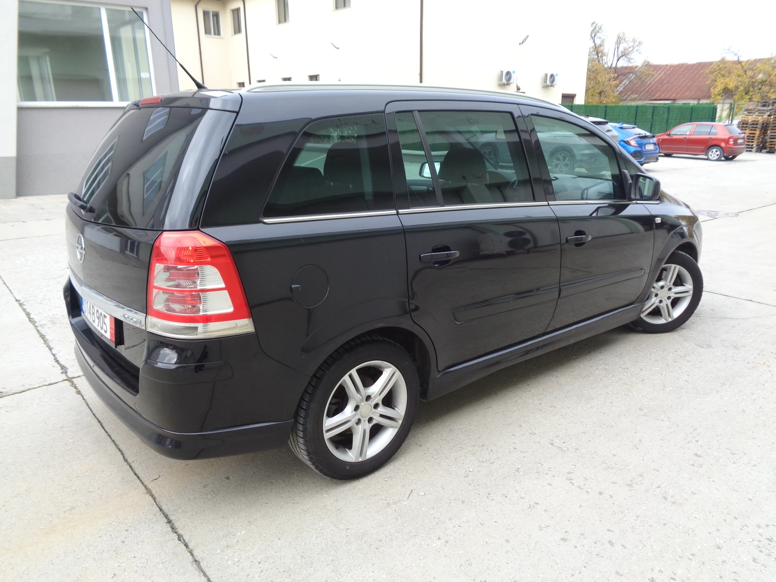 Opel Zafira 1.7CDTI-110-COSMO-ECO FLEX-KOJA-7m-BARTER-LIZING - изображение 4