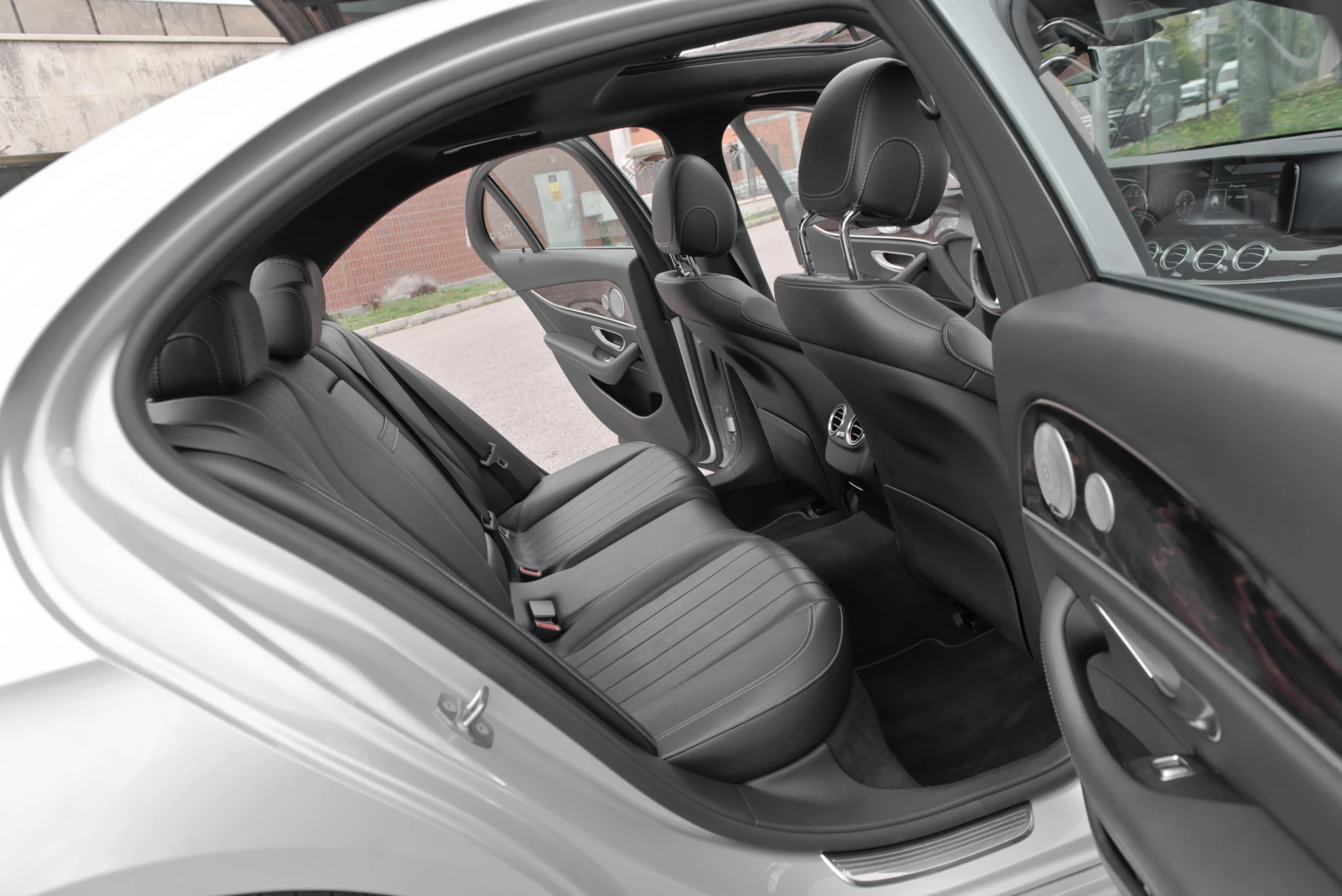 Mercedes-Benz E 300 4-Matic AMG Line | Mobile.bg � ����������� 14