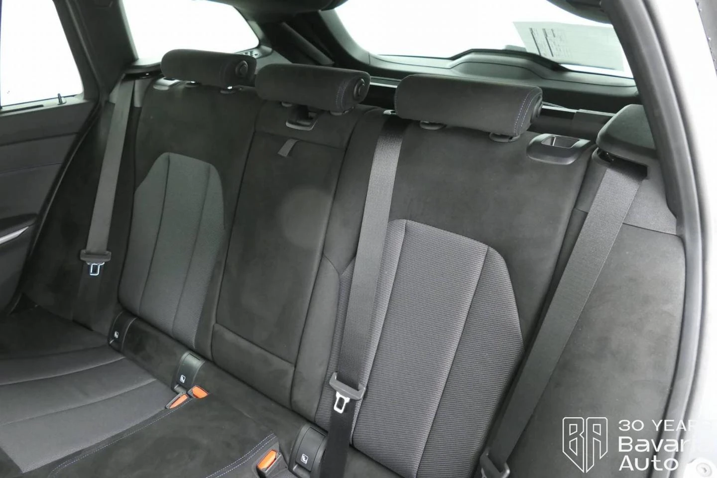 BMW 320 i Touring M Sport Paket Sportautomatic - изображение 8